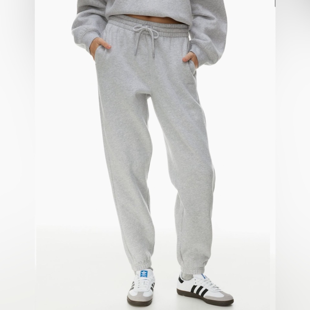 NWT! TNA Cozy Boyfriend Sweatpants (2XL)